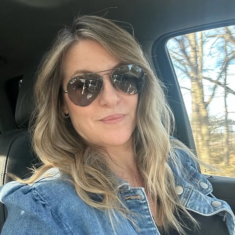 Lily, 39